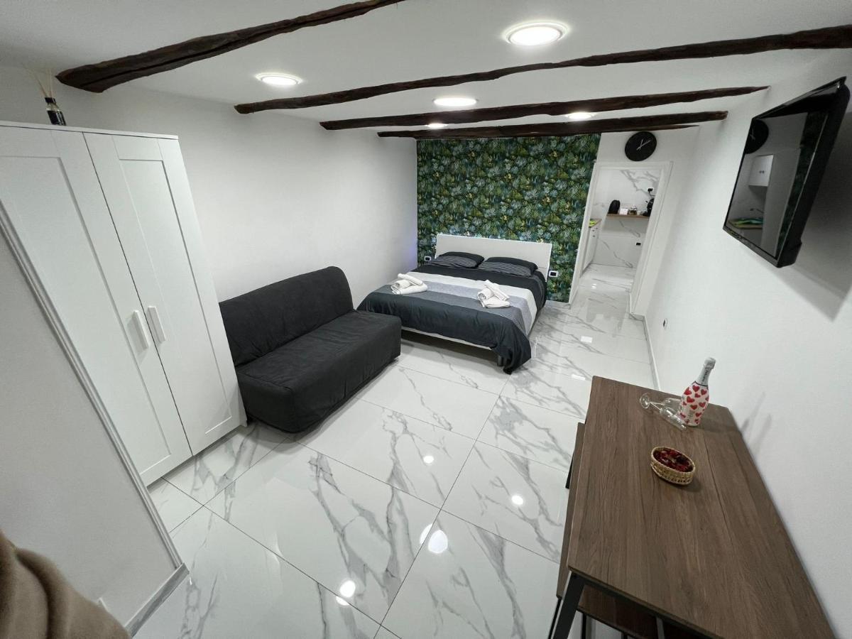 Nuvisa Naples